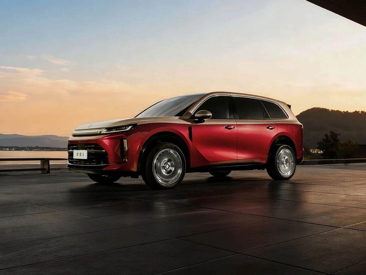 豪华感十足！华境S炽焰鎏金色官图发布日前，官方正式发布了华境S炽焰鎏金色官图，新