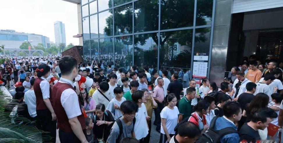 【“国庆”南昌有多热闹？地铁客运量近270万人次，破纪录！】国庆来江西解锁赣生活