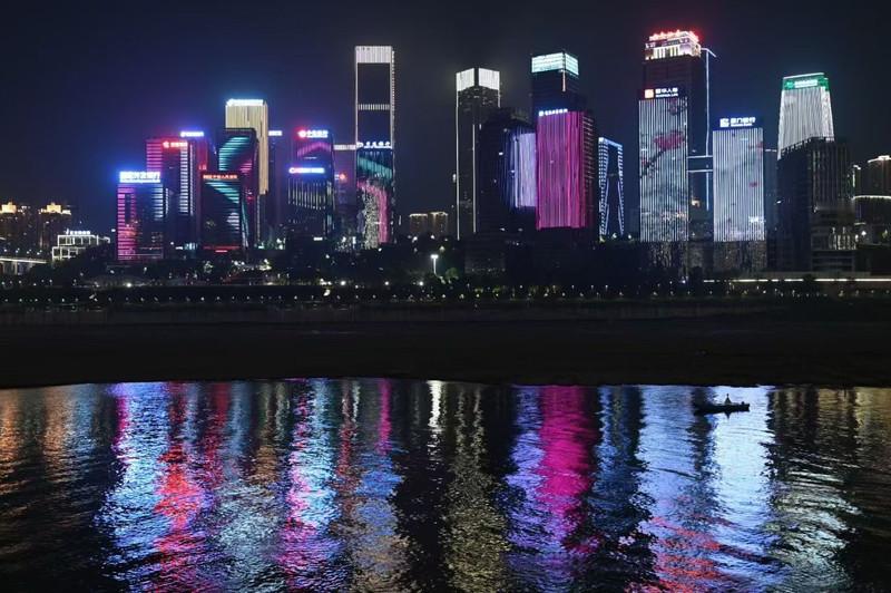 严格来说，这不是度假，更像一次低成本的在场证明。AI像那个不会说漂亮话但靠谱的朋