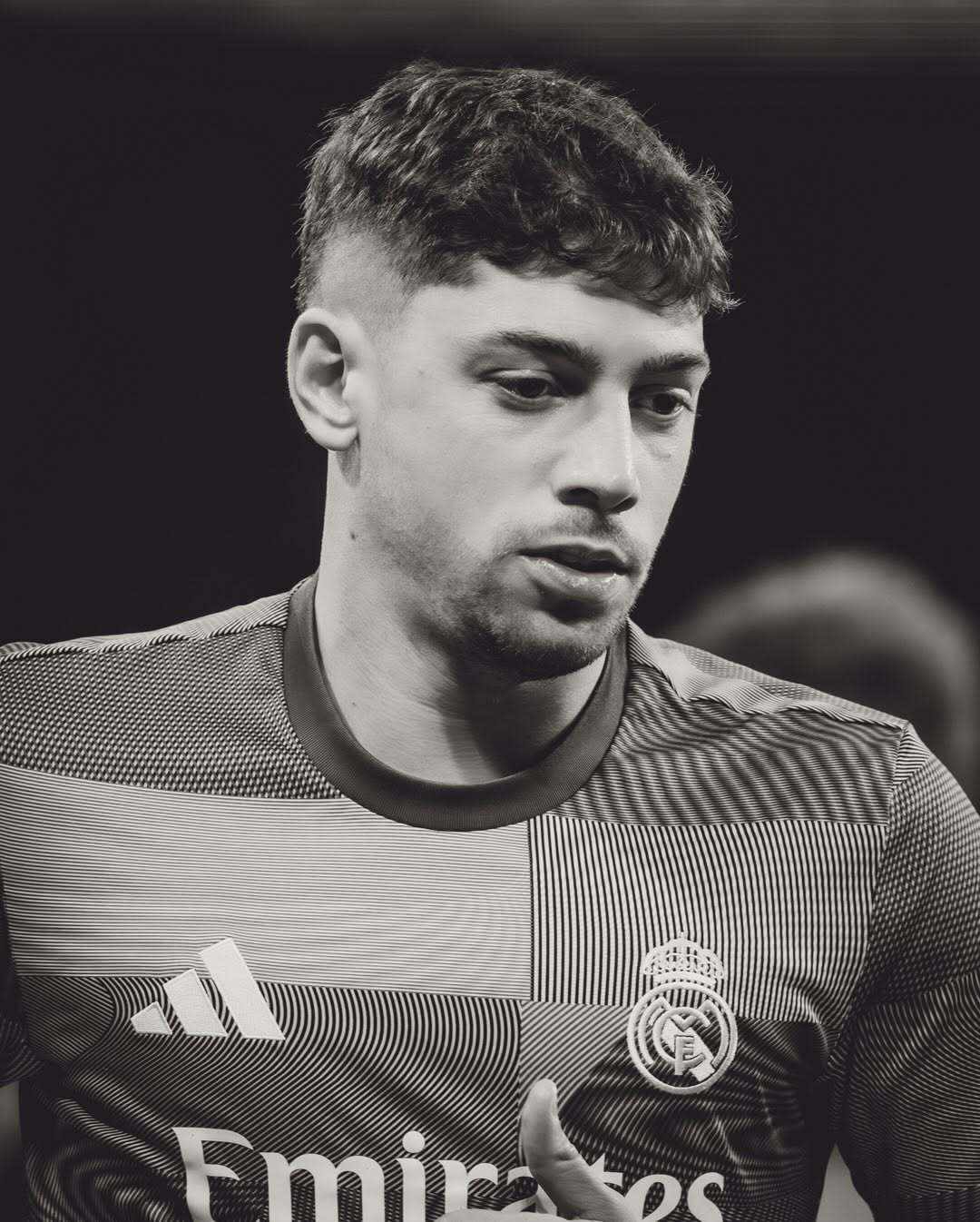 皇马欧冠联赛巴尔韦德 小🦅刘海毛绒绒很蓬松 