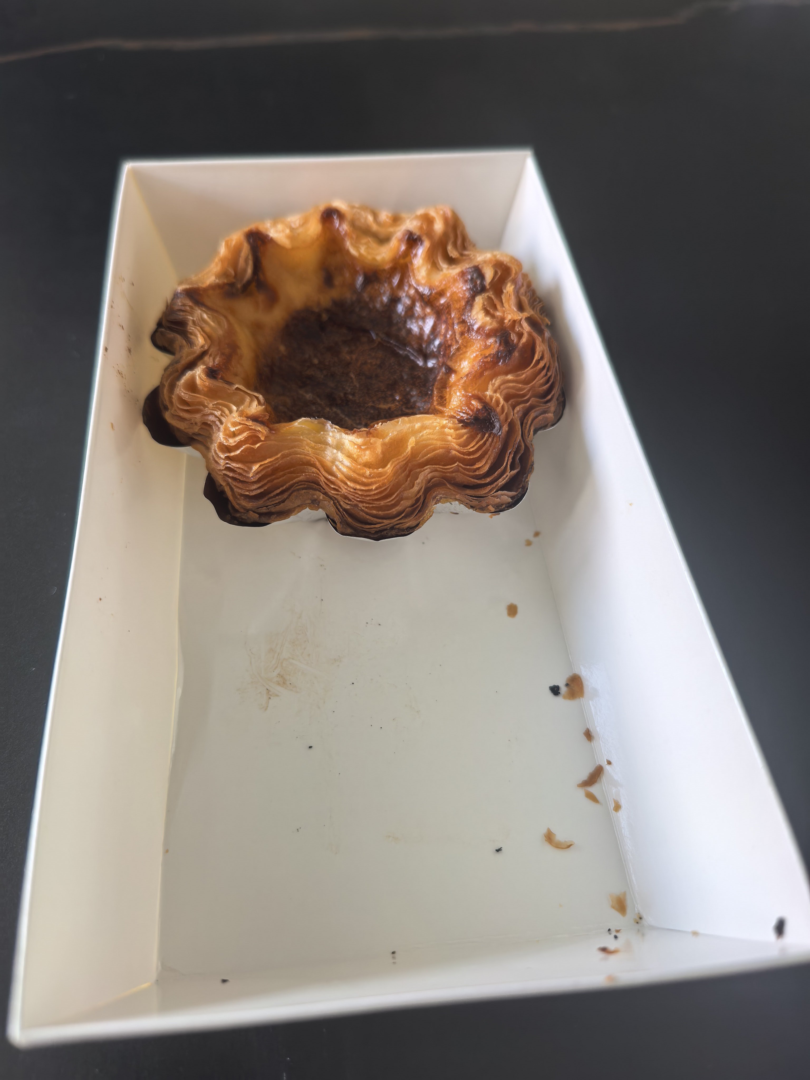 王鹤棣  今天的早餐。昨天的蛋挞没舍得吃，烤箱复热一下依旧是好吃的。 