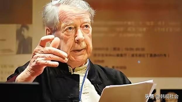 网友们可能不会想到，诺贝尔文学奖的评委只有18个人组成，18个人的评委中只有一个