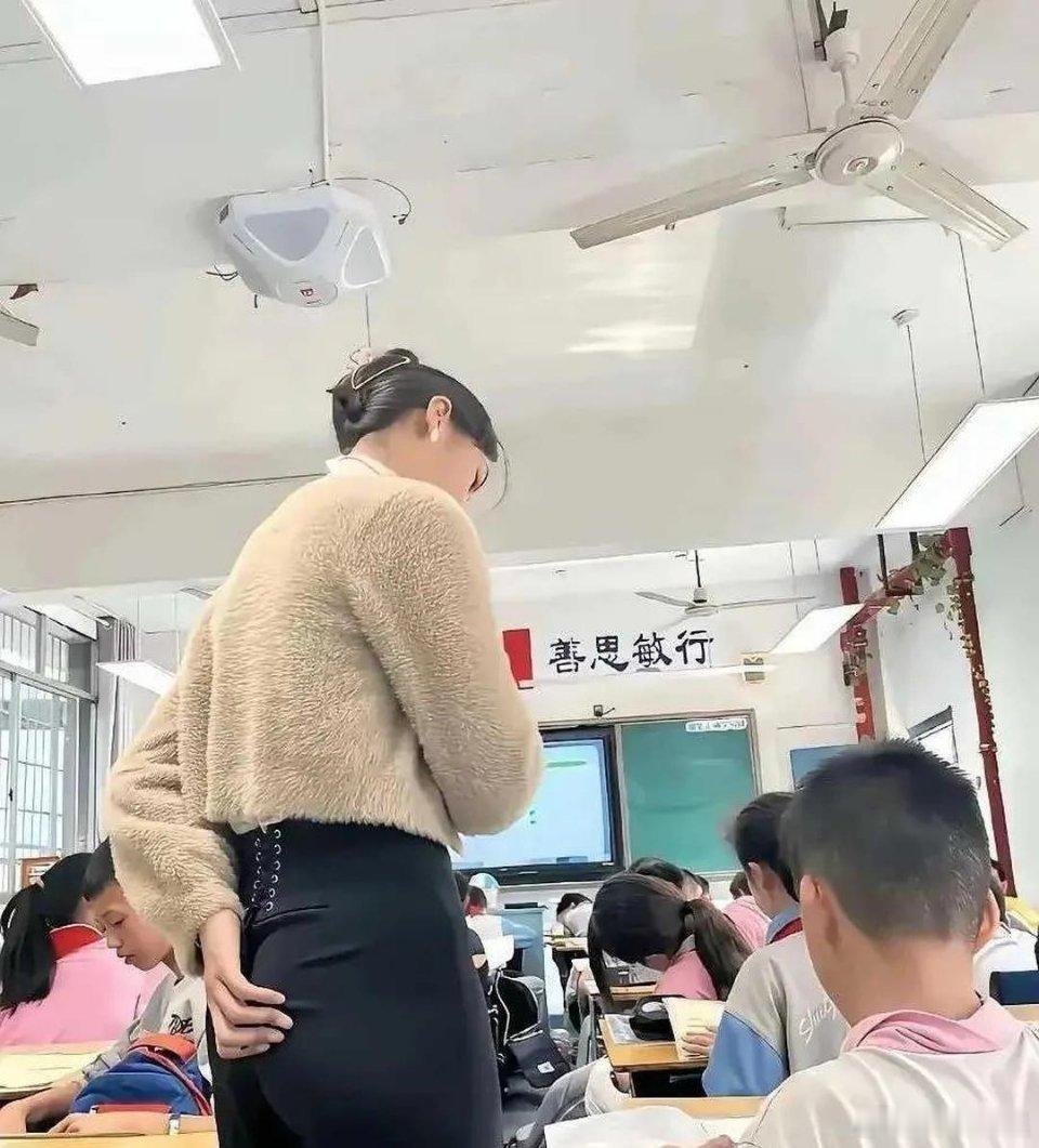 我﻿超爱生物老师的课 