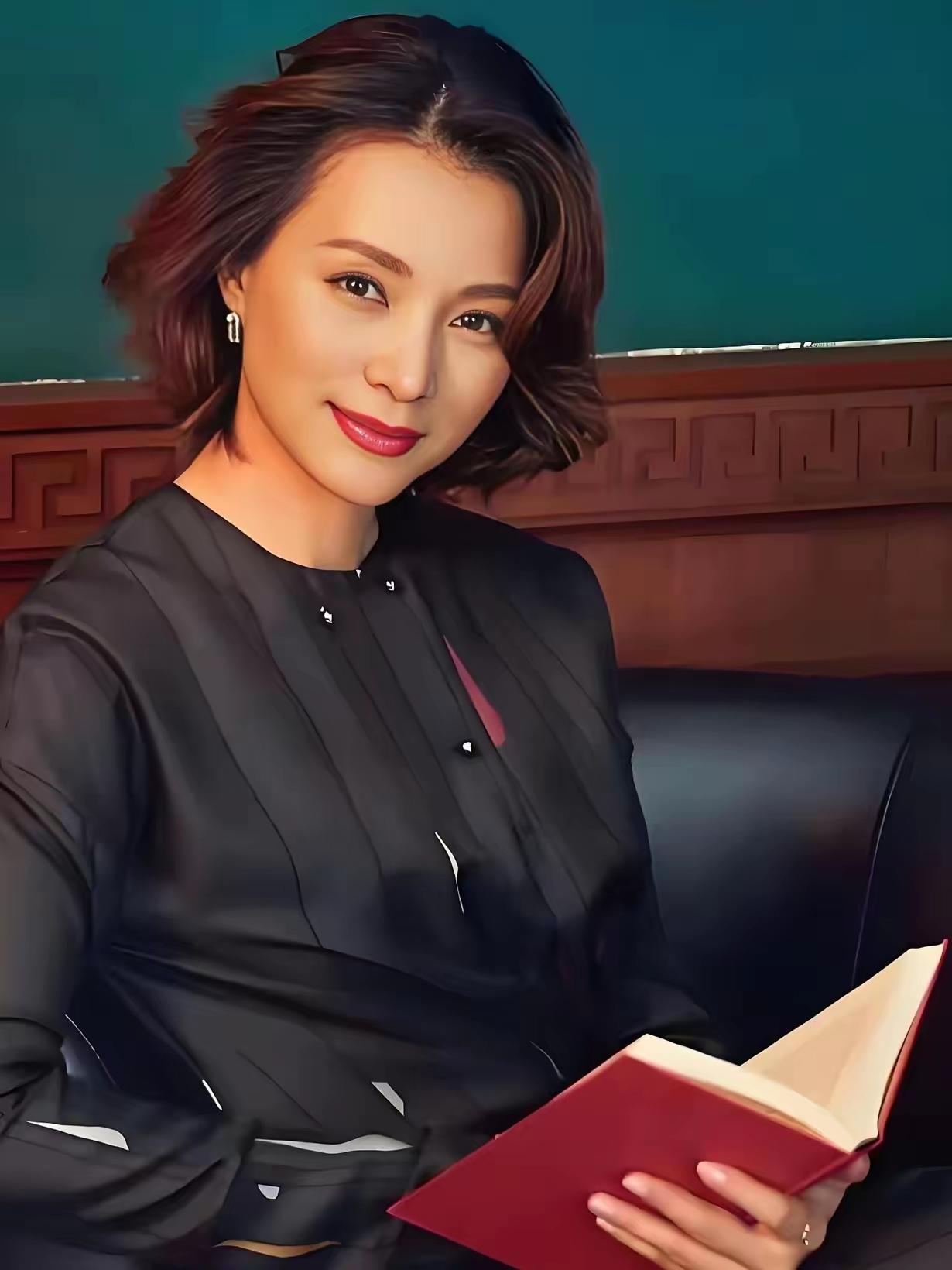 密春雷这事儿，说白了就两样东西。
一样，是他发家后，亲手甩掉的原配。
另一样，是