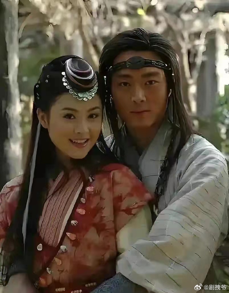 沈腾老婆王琦年轻时旧照惊艳，圆脸流量花长相超好看。本可在娱乐圈大放异彩，却后来退