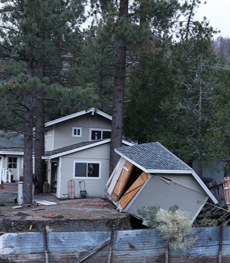 多国遭极端天气“圣诞暴击”！美国4人遇难 日韩严寒暴雪预警拉满
 
圣诞节期间，