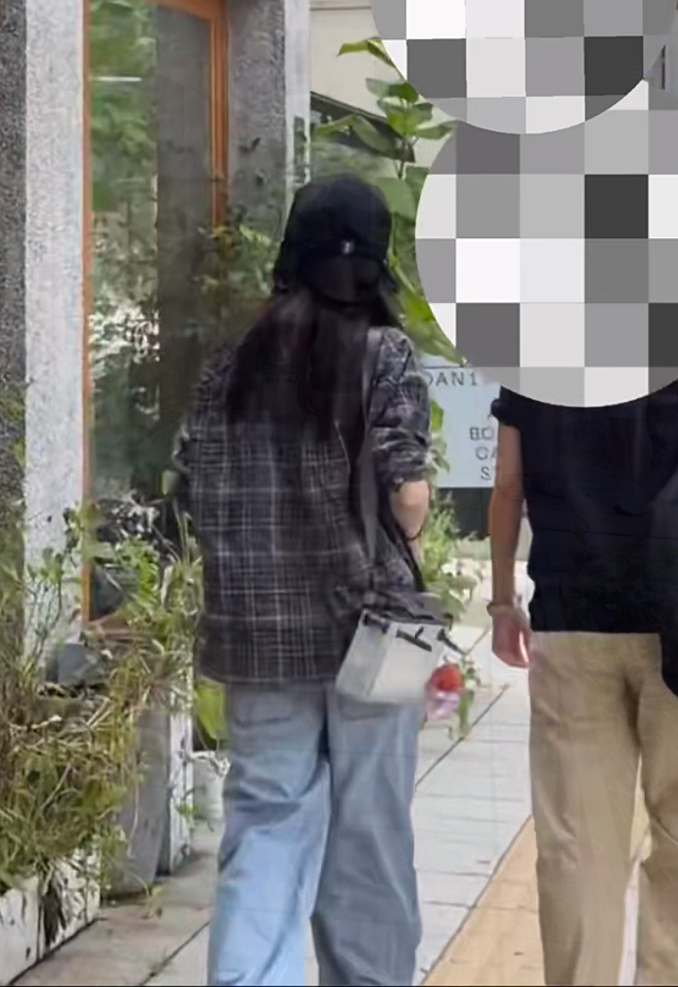 一阵熟悉又强劲的IU风袭来不过我家宝宝头发已经长那么长了哇🥹🫳🏻 