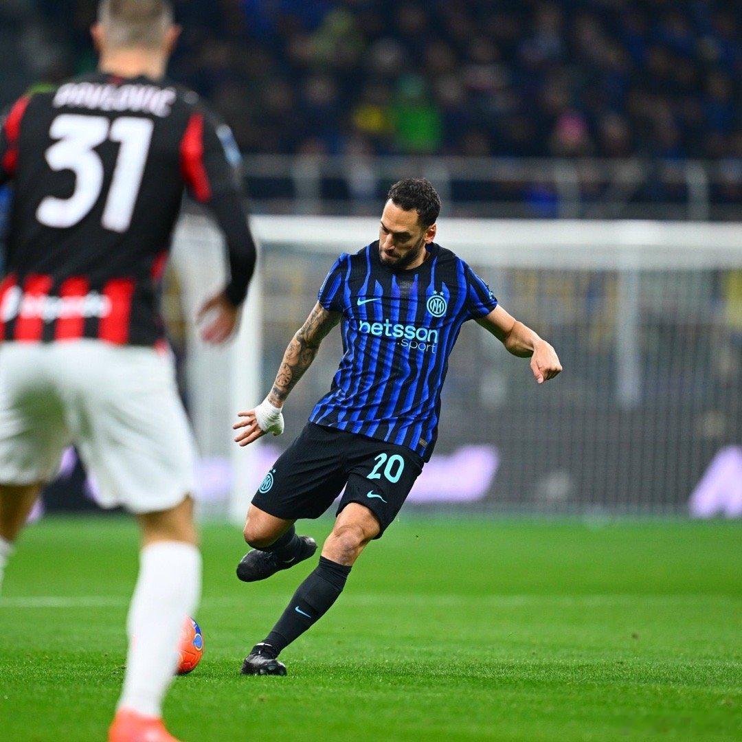 土耳其媒体Fotospor：费内巴切主席萨德丁·萨兰在米兰会见了恰球王 一同出席