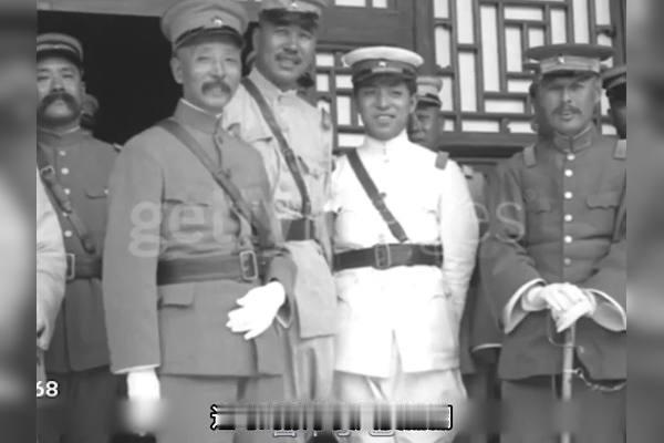 “东北王”张作霖为何要传位给张学良？很多人认为：张作霖传位给张学良是因为张学良是