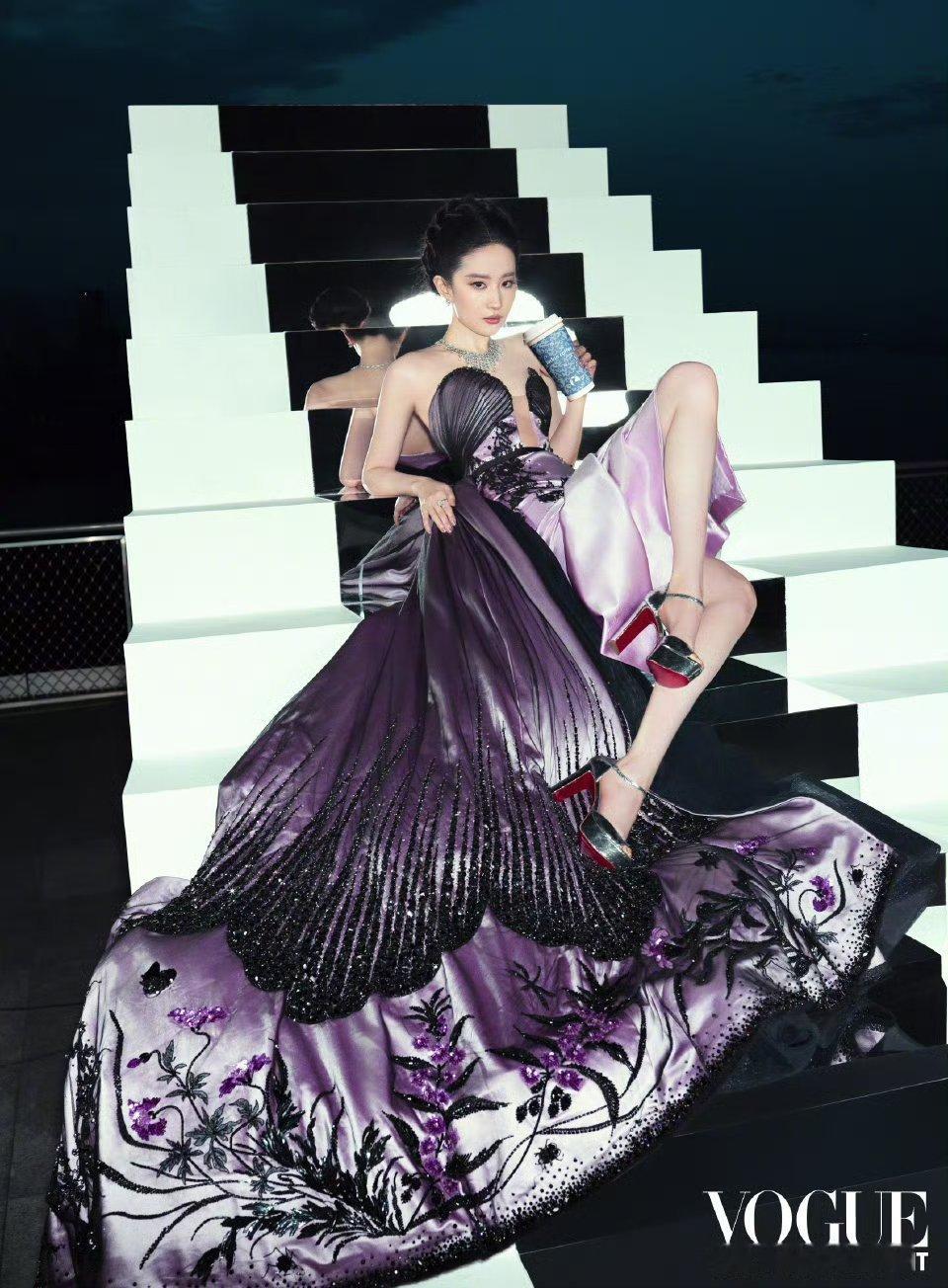 #刘亦菲天梯大片#刘亦菲天梯大片，真的好美好养眼，一整个硬控我，高级感满满[哇]