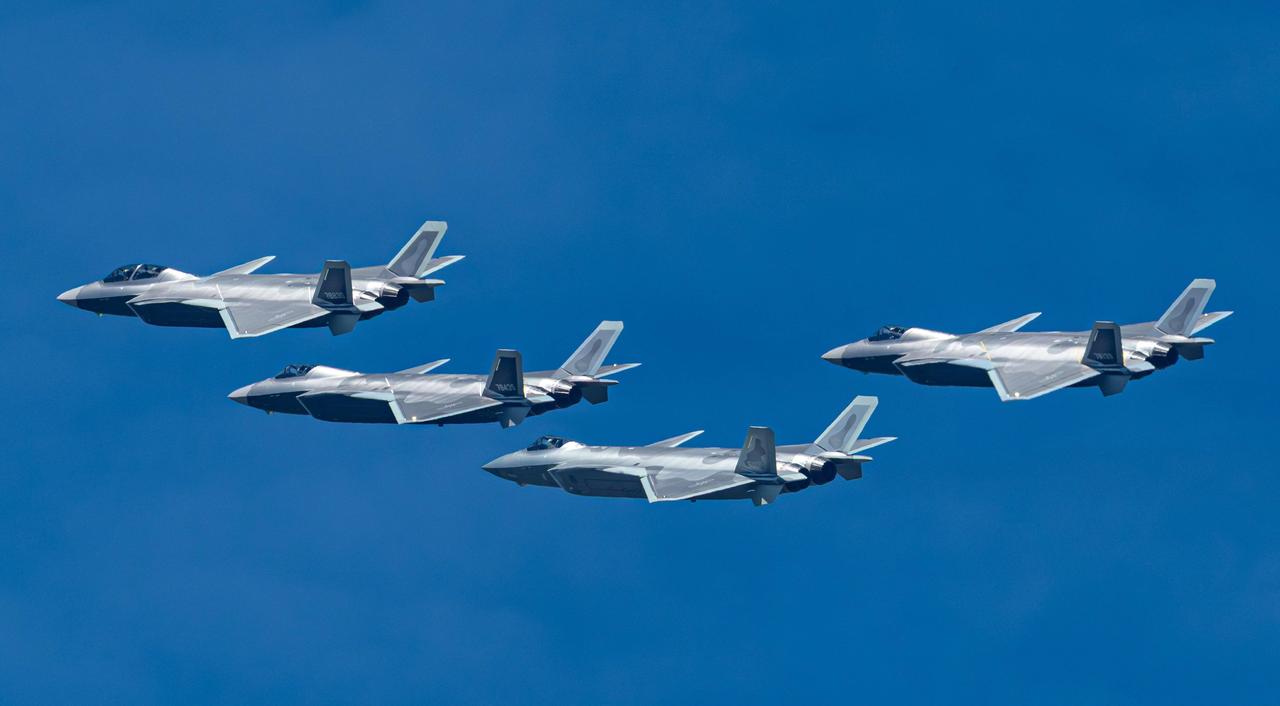 福利来袭！走过路过不错过（摄影：岳书华）