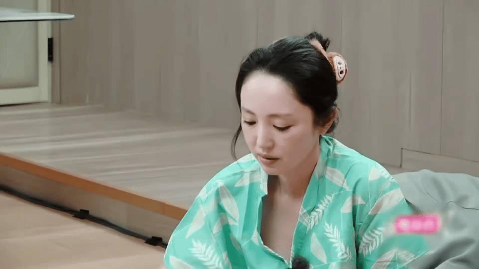 从荧幕到生活，璇姐始终如一地靠谱、仗义。有她，就有一份值得信赖的力量——她让我们