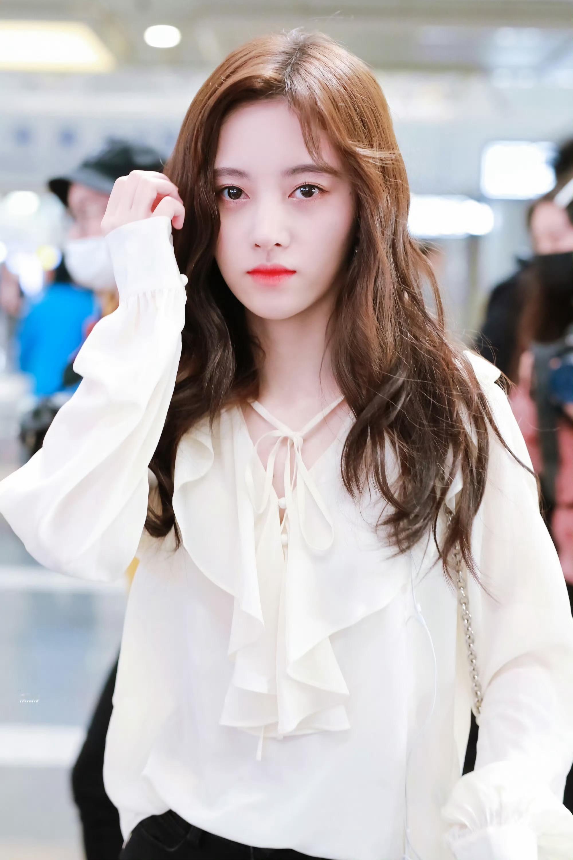 🍊💙鞠婧祎阿黛🍊💙鞠婧祎来战🌸一边涂鸦 一边消散的镜中花𓏵𓏴°゜?