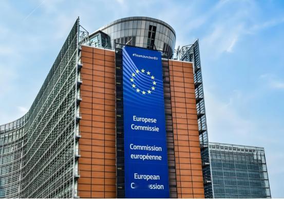 欧盟委员会研究强制成员国拆除中兴、华为设备。理由是国家安全。
 
这操作看着挺强