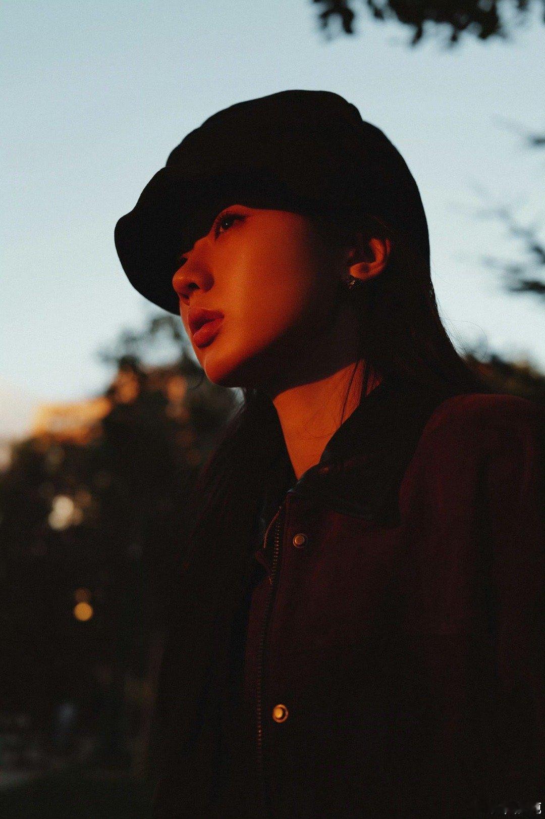 疑似十一月的粉丝福利#单依纯的生活画簿# ​​​
