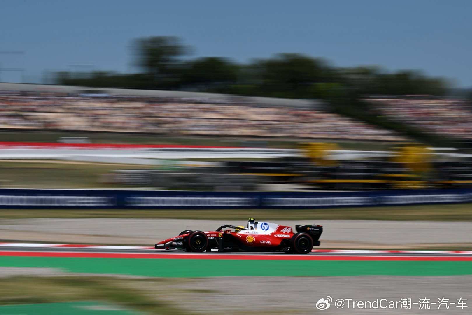 6月15日，2026年F1巴塞罗那站上，刘易斯·汉密尔顿以无懈可击的表现为法拉利