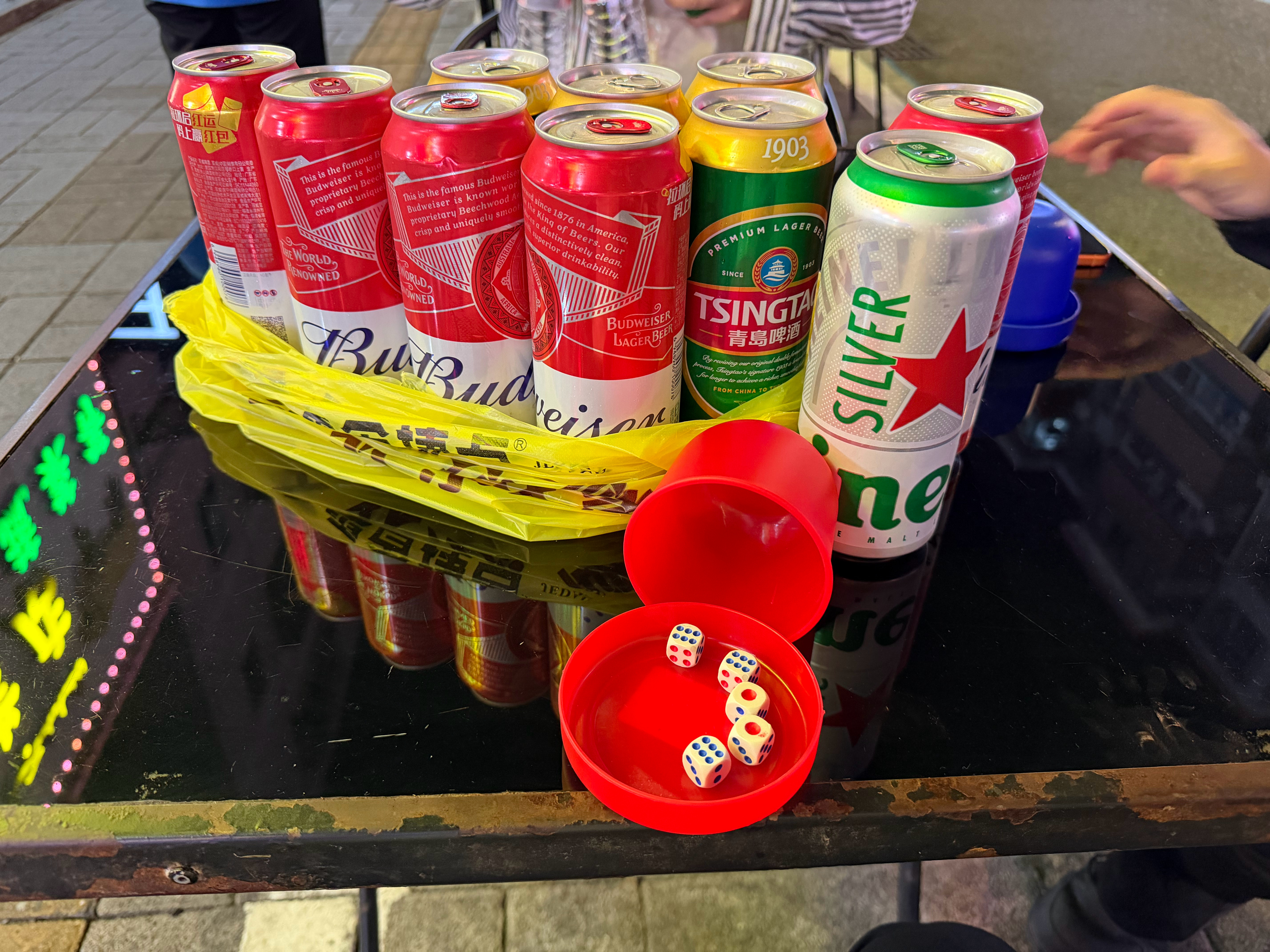 每个人的口味还不一样，你我本无缘分，全靠我的酒量在撑 