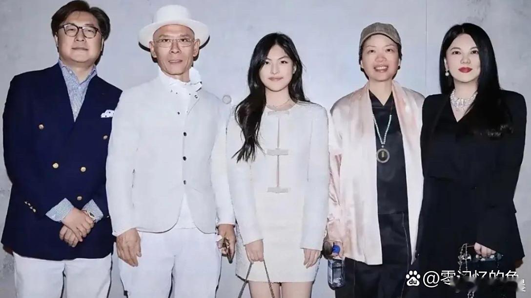 王诗龄爷爷奶奶气质真好～ ​​​