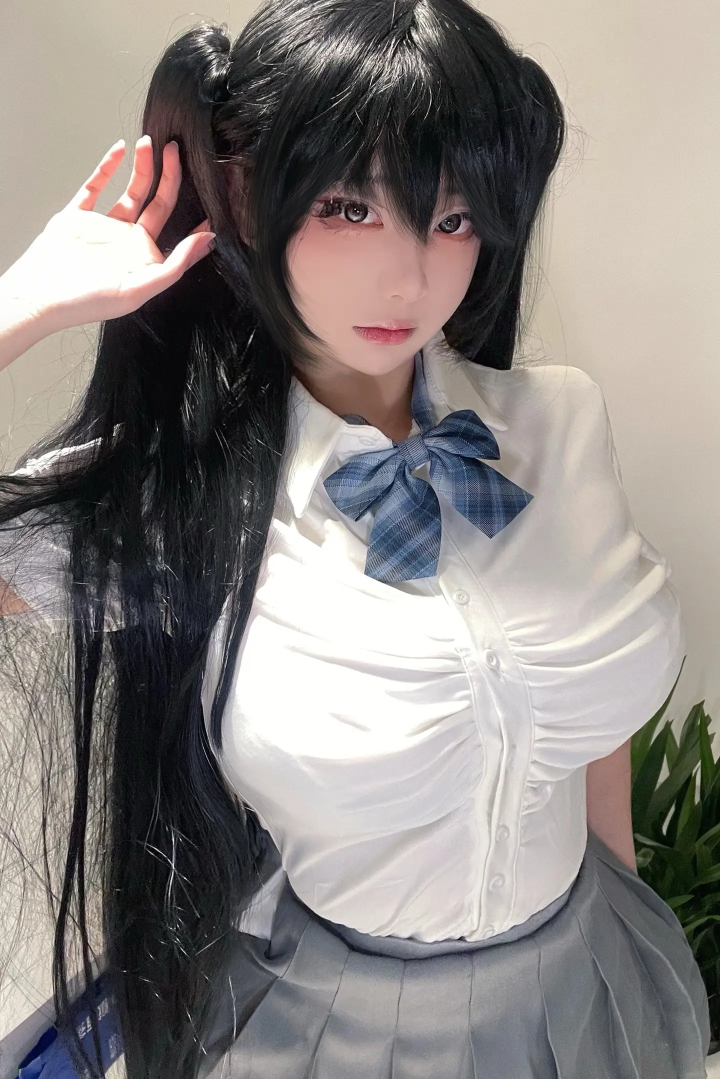 你喜欢姐姐比喜欢我多一点吗（´-`）.｡
