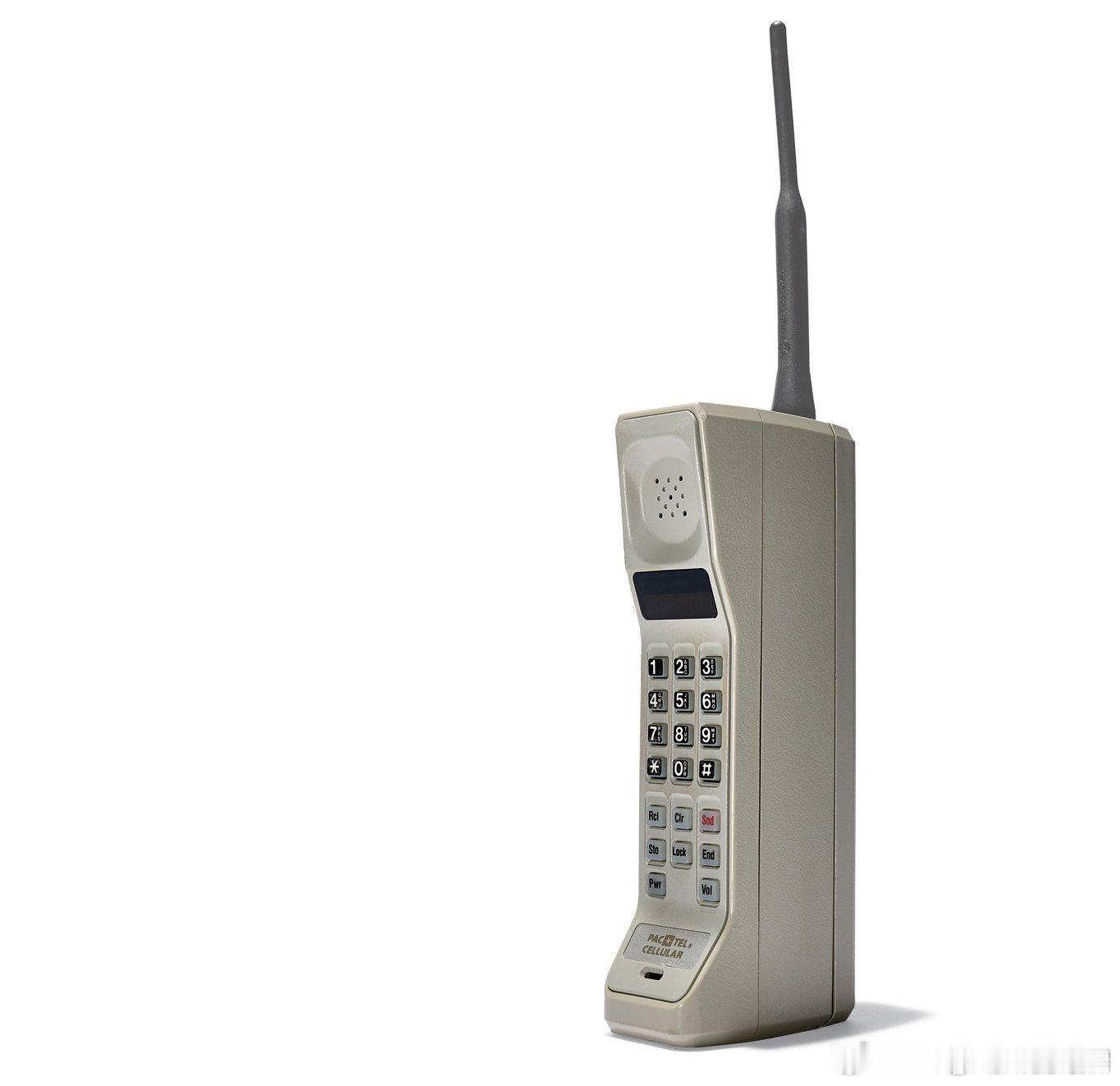 特斯拉说，将来无法实现自动驾驶的车就像大哥大，哈哈哈，话糙理不糙但，目前中国已经