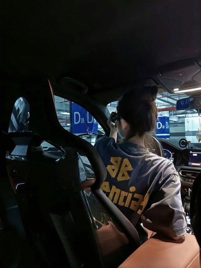 “人生最好的六位导师 母亲的眼泪 父亲的低头 亲戚的冷漠 朋友的离开 爱人的背叛