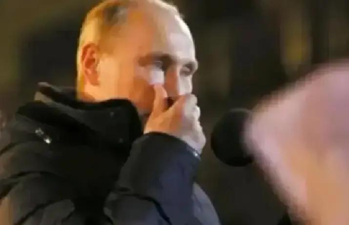 万万没想到
俄罗斯权威结构崩塌后，乌克兰加入北约进程加速。基辅独立广场上北约标志