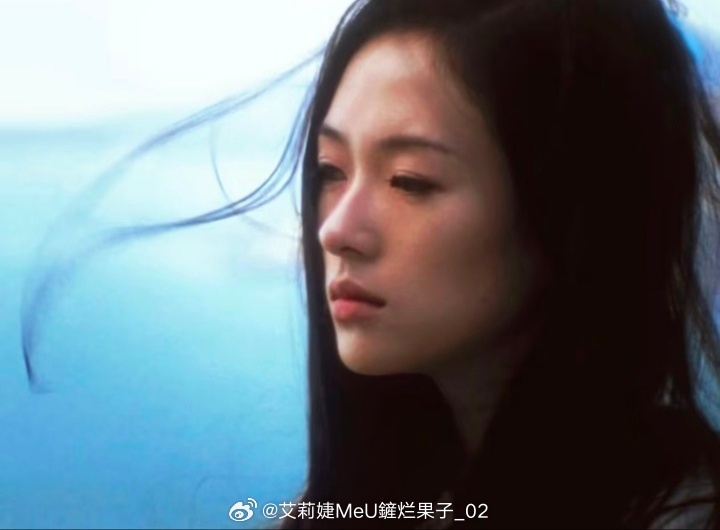 章子怡 妳怎麼捨得讓我的淚流向海。。圖源_Instagram 