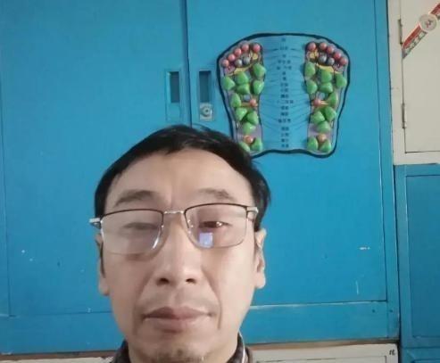 目前中国的最大问题，不是台湾问题，不是与美国的问题，也不是与日本问题，中国如今最