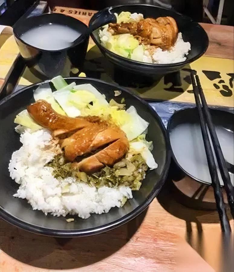 25岁拿下首套房？别急看！

那晚交完首付，我俩兜里只剩30块。26岁摇中车牌“