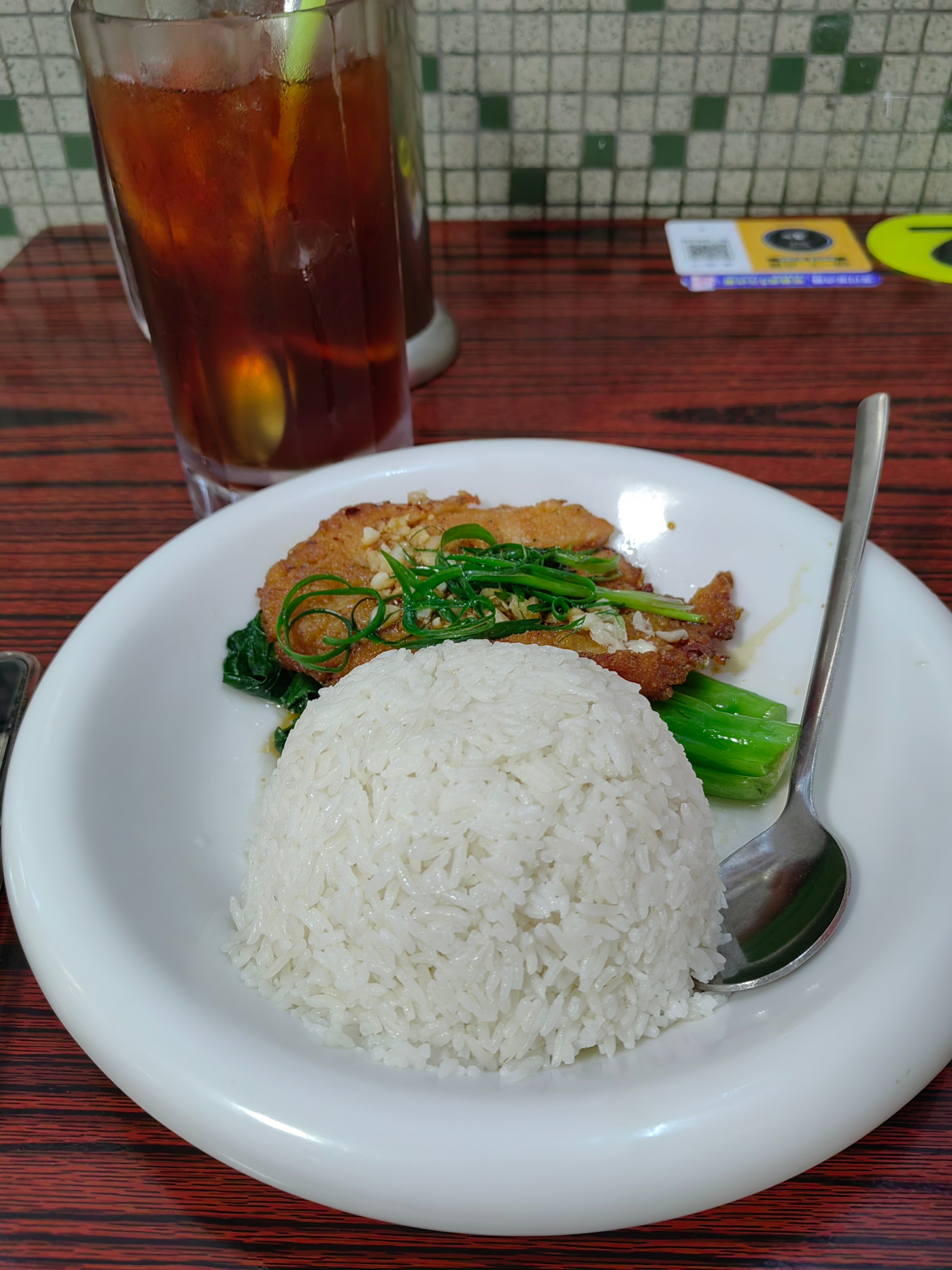每日一餐分享 来吃葱油猪扒饭 佛山·十少茶餐室