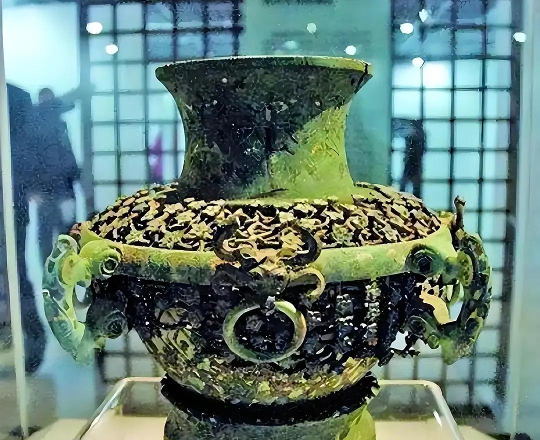 1982年，一位老农把40斤黄金全部上交国家，上交之后才猛然发现，原来装黄金的那