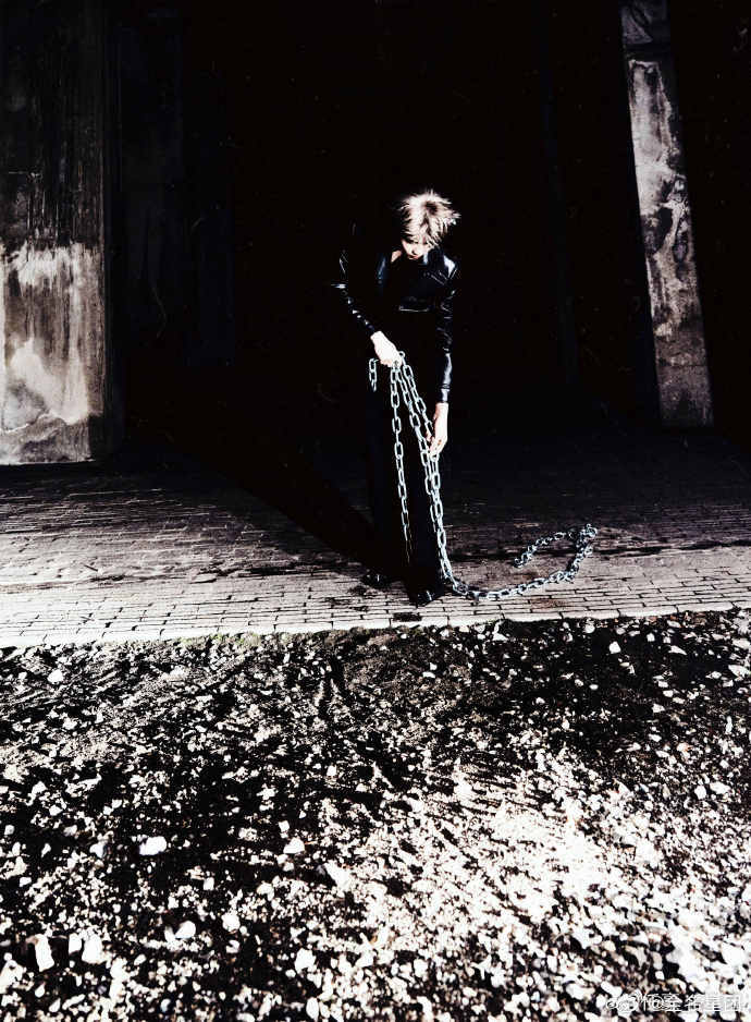 任豪链条元素大片、谁给任豪做的造型任豪链条元素大片谁给任豪做的造型这么帅，每一张