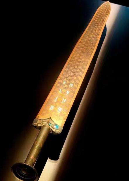 越王勾践剑上最关键的两个字，曾经被郭沫若误认！
越王勾践剑上两个关键字，郭沫若当