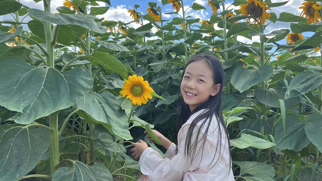 这段话点醒了无数的父母
如果是女孩
她的一生 会有很多苦难
怀孕 生娃 带娃婆媳