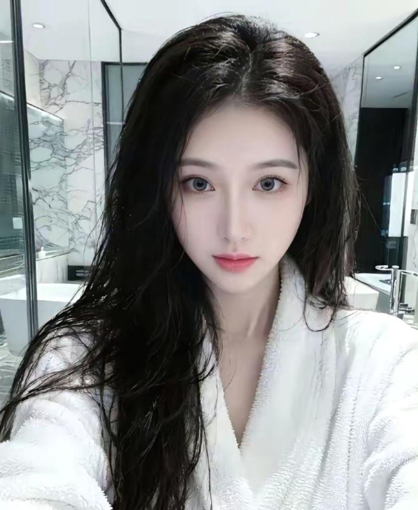 浴后凝脂香，镜中映芳华🛁💄美女人像群