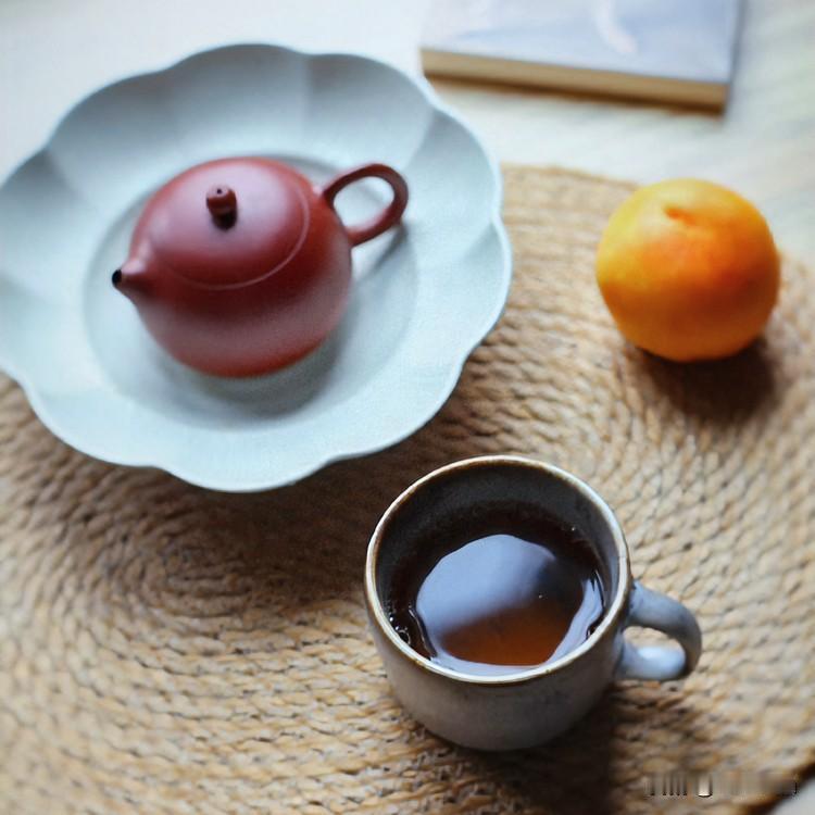 价格贵的普洱茶就一定好喝吗?

慢慢地喝，茶汤从舌尖滑到喉间，涩是涩，滑是滑，不