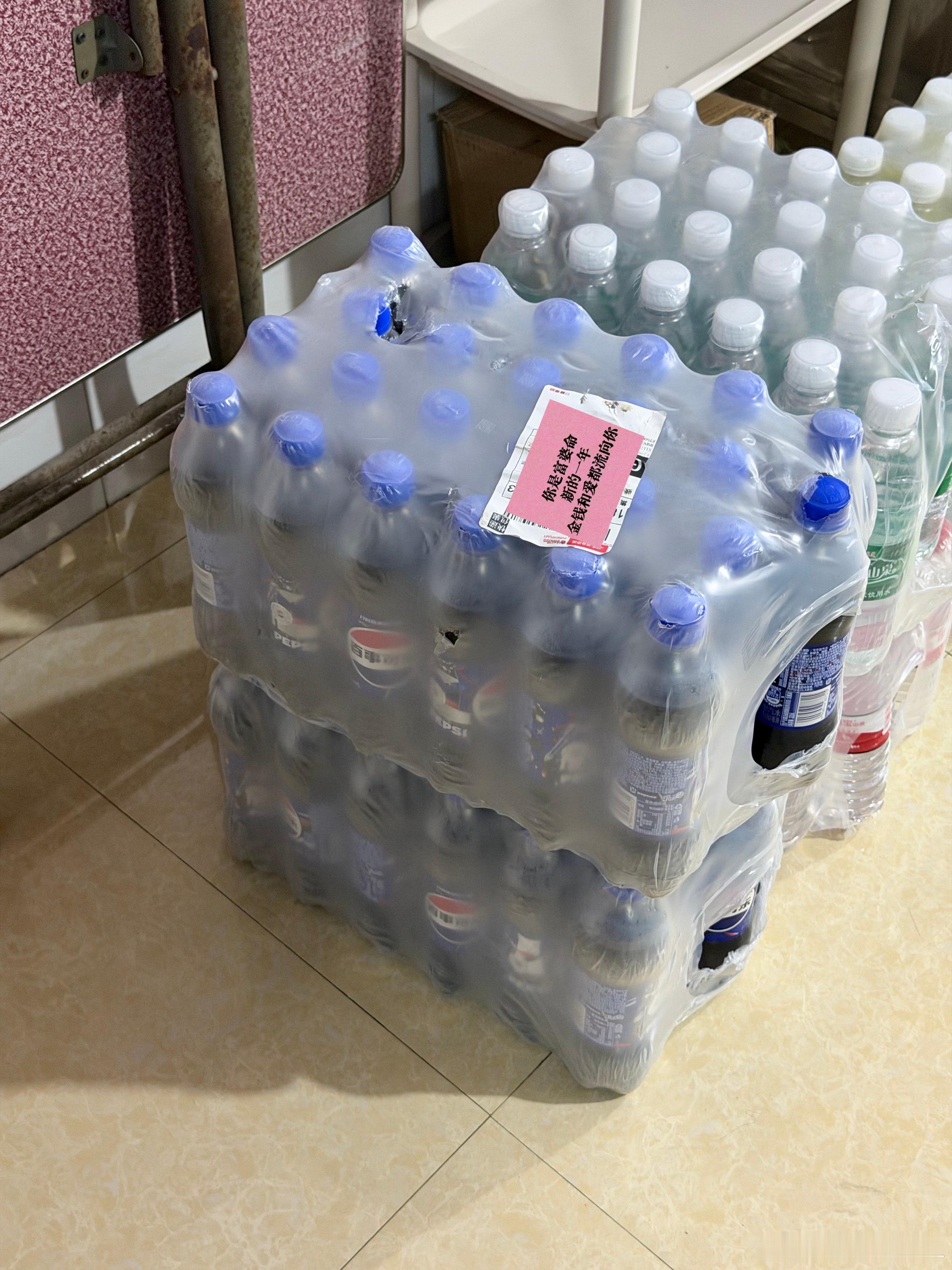 其实根本喝不完 加多宝到现在只喝了一支对不爱喝饮料和碳酸饮料的人确实不友好