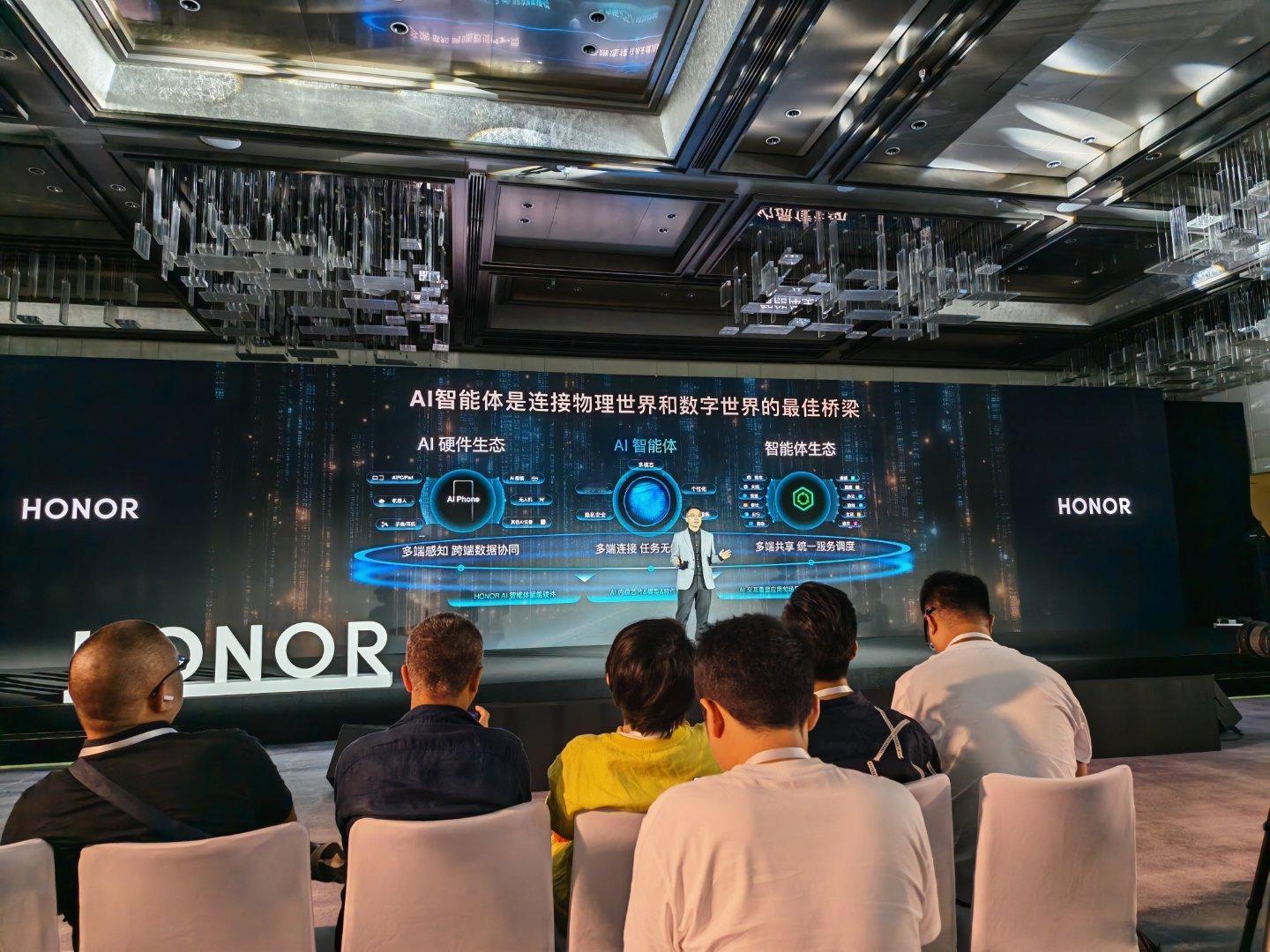 AI Phone、AI PC、AI Pad、机器人、手表、手机、AI眼镜、无人机