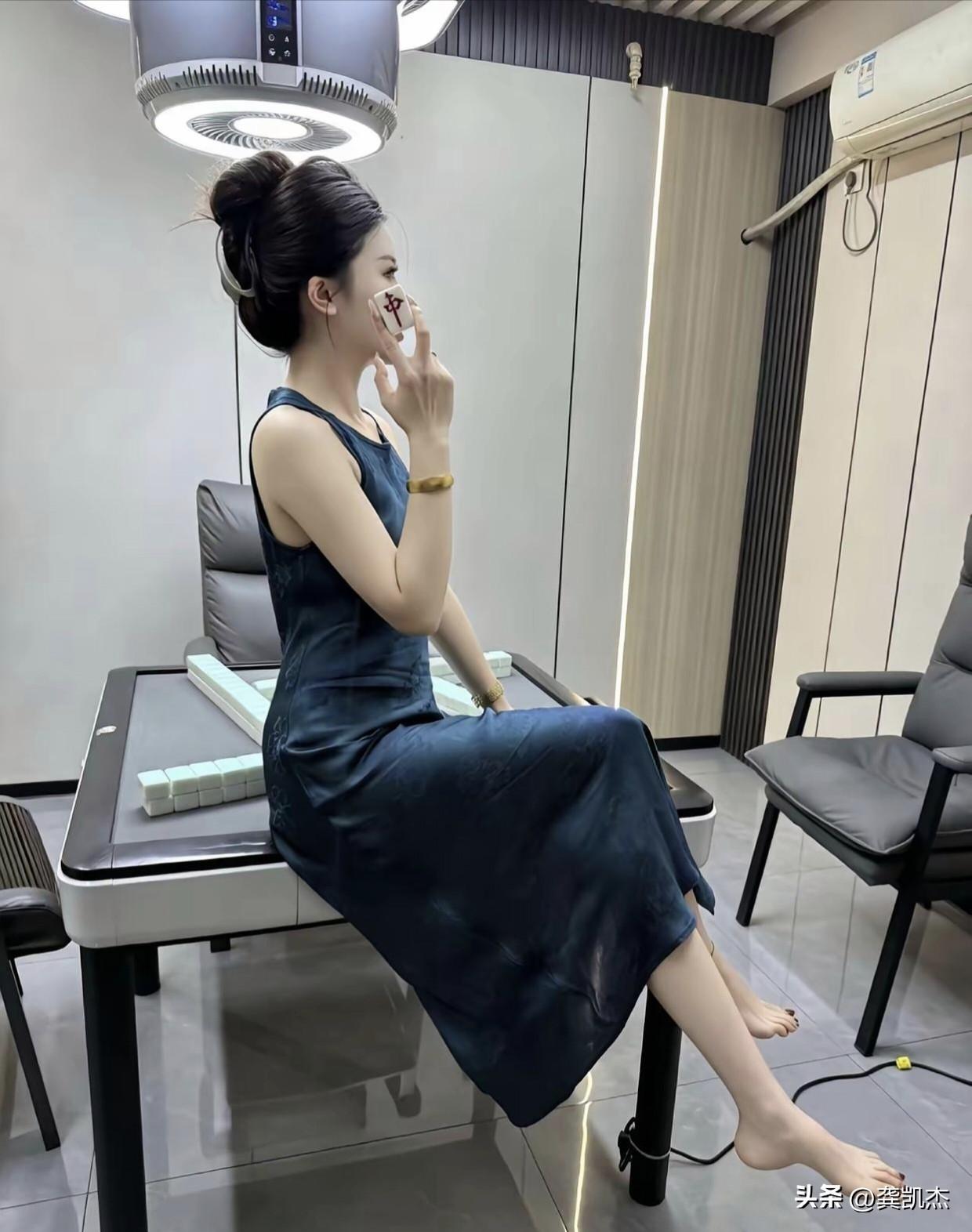 就这气势，打麻将肯定一直赢钱，你玩不过她的，信不？