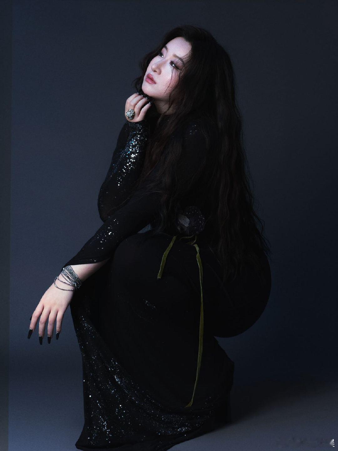 锤娜丽莎歌声温柔锤娜丽莎歌声后坐力好强 本以为锤娜丽莎只是嗓音温柔，听完才发现歌