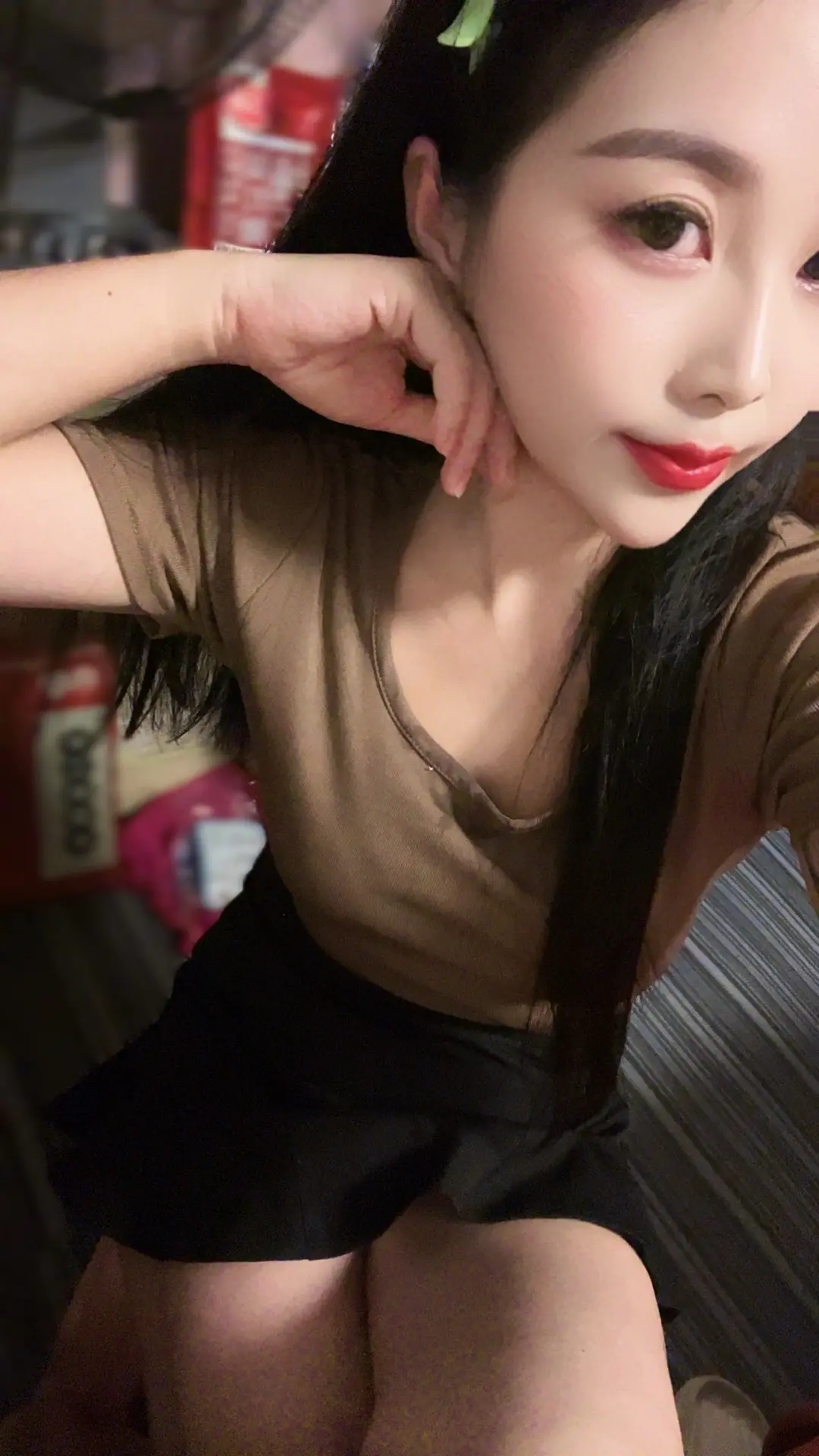 我妈耳根硬 我说什么都不信 就关一点 别人说我没出息 她信