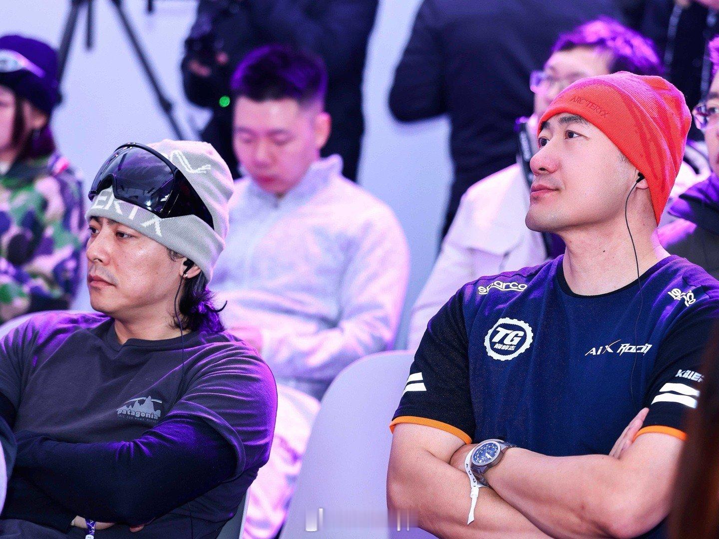 今天跟好朋友冰雪拉力赛道漂移玩耍的一天！AUDI E5 Sportback确实非