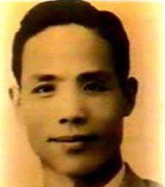 吴石的后人有点意思，明明父亲是潜伏台湾的烈士，大名鼎鼎的“密使一号”，儿子吴韶成