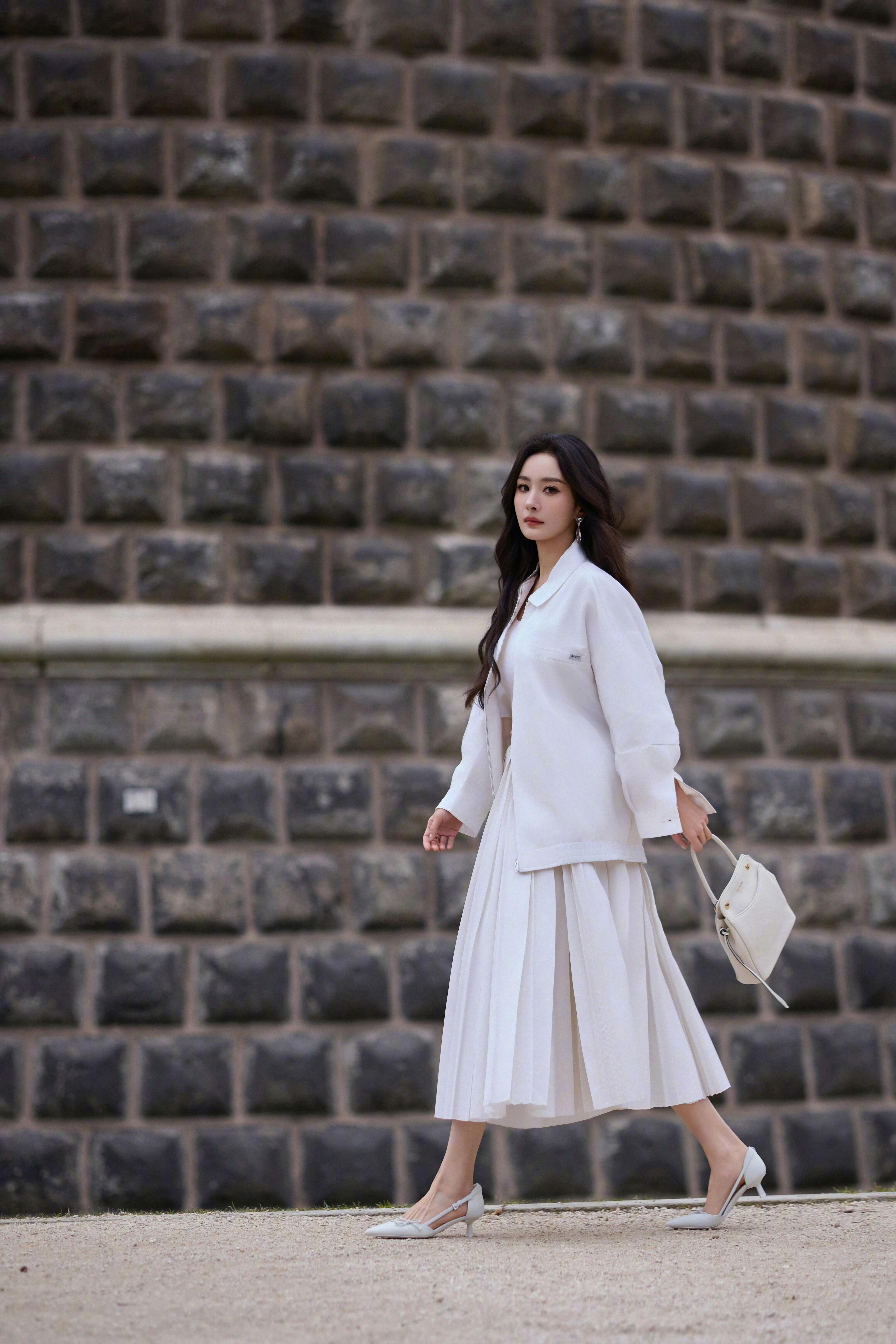 杨幂✖️米兰时装周看秀造型 