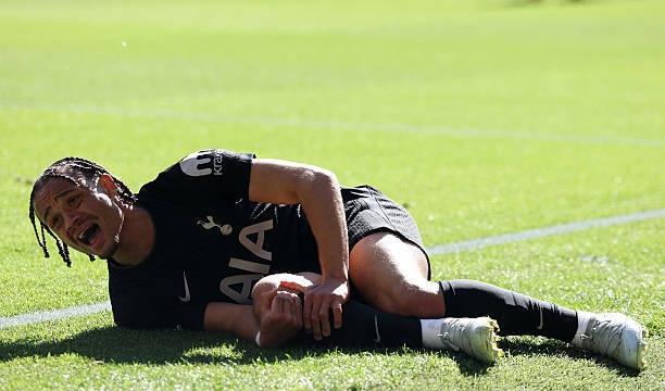 热刺官宣西蒙斯Acl撕裂，2026年报销，这是热刺本赛季第三位球员遭遇此伤病。保