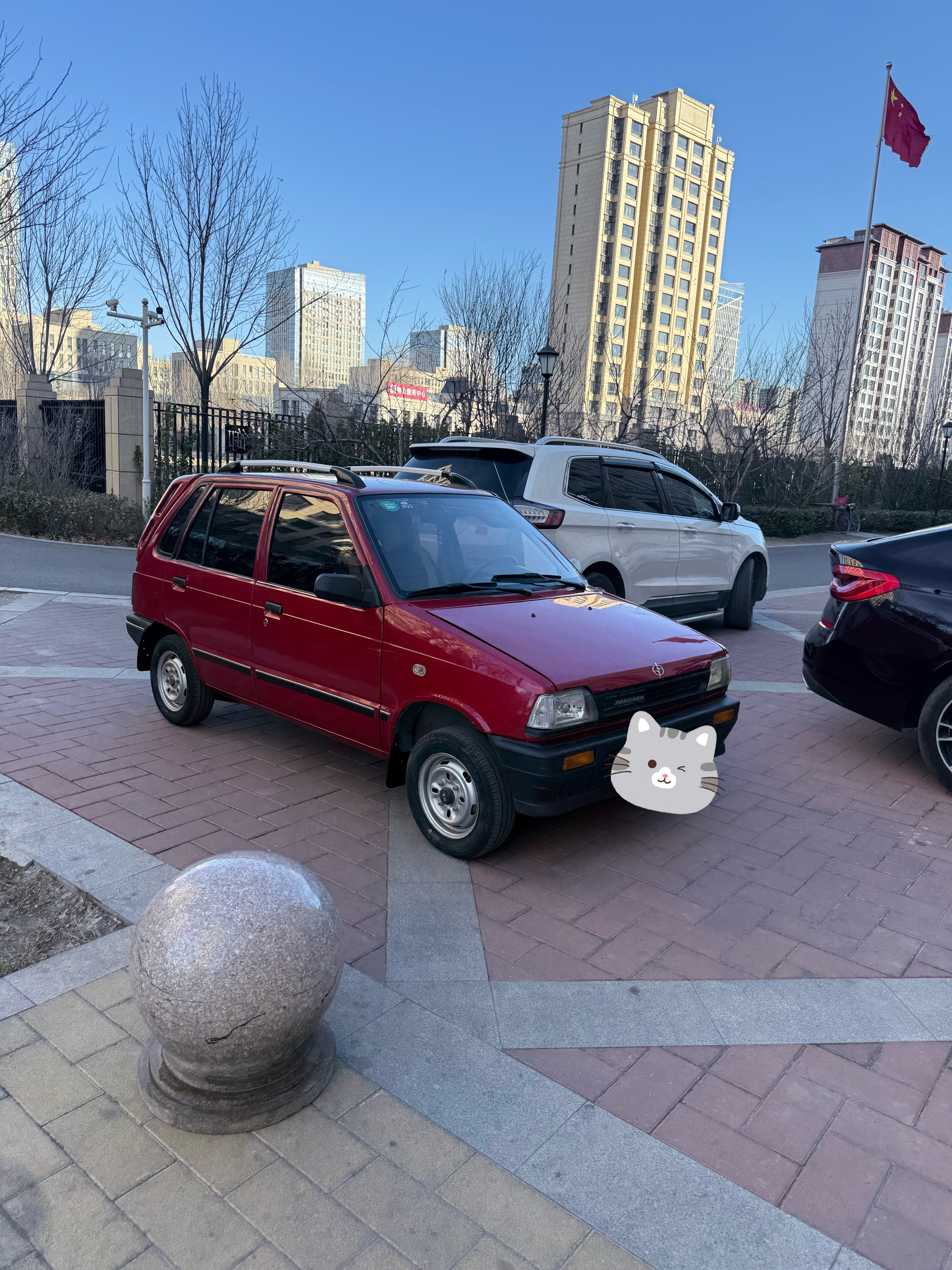 朋友们是不是都熟悉这辆车的铃木奥拓现在看来也不过时设计依旧很经典微型代步小车看多