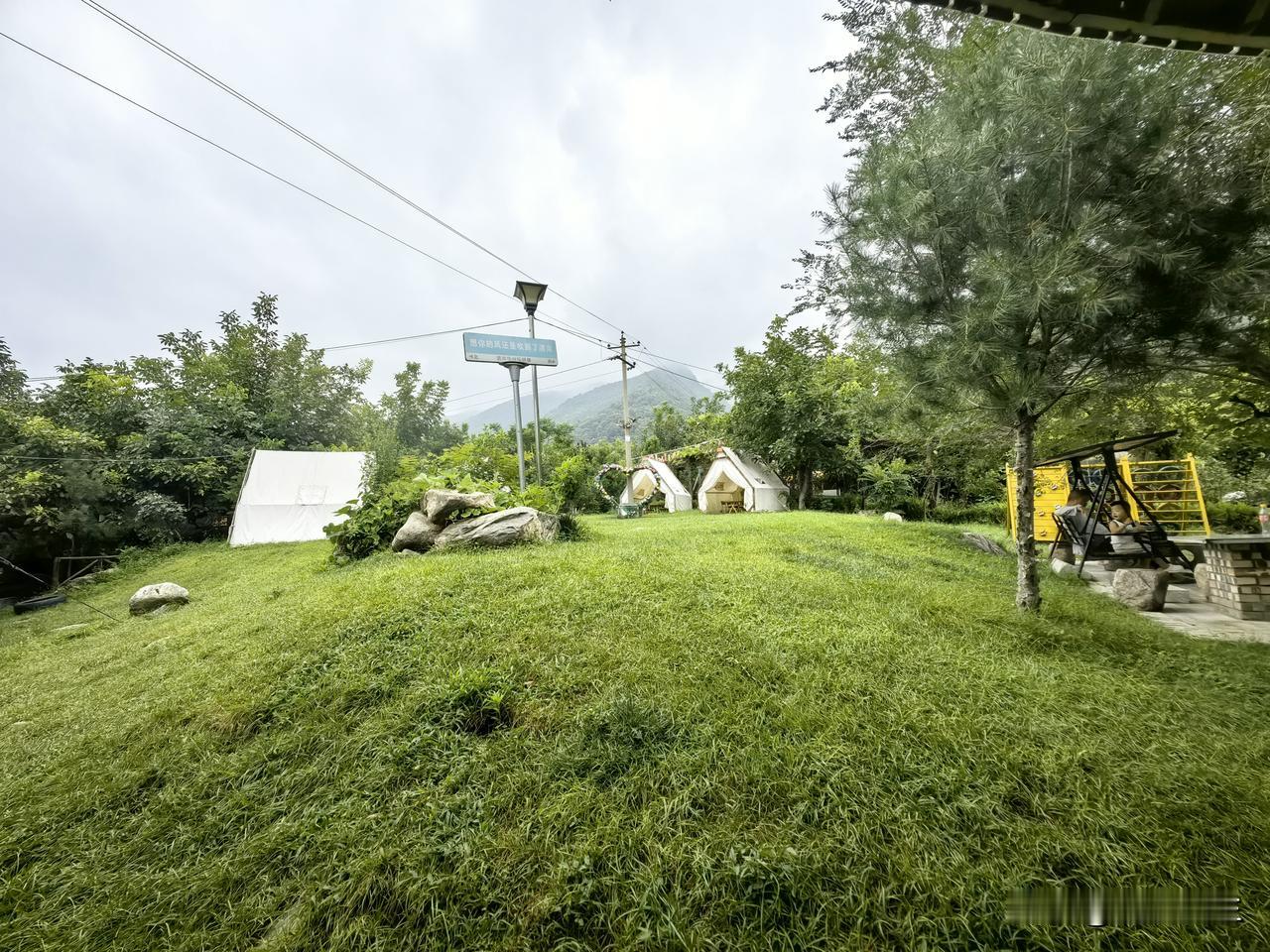 渭南风光。
这个地方是一处农家乐，有青山，草坪，果树，绿色走廊，唯一遗憾没有拍摄