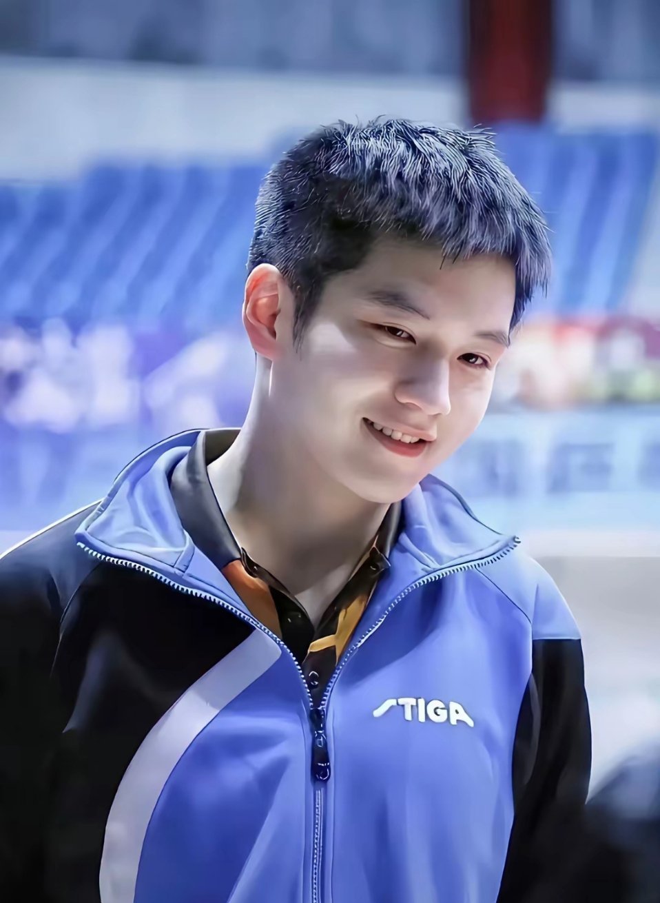 那时我年幼无知，只顾盯着内娱看，却错过了体坛的你。现在我多么希望，你能再多打几年