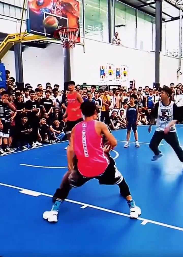 我是谁，你是谁，我在哪，永在哪。