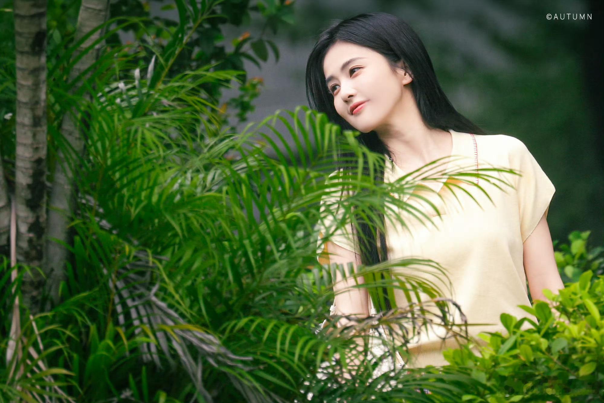 白鹿白鹿新剧路透好有生命力白鹿新剧长发造型路透长发造型好有生命力👋我直接hi～